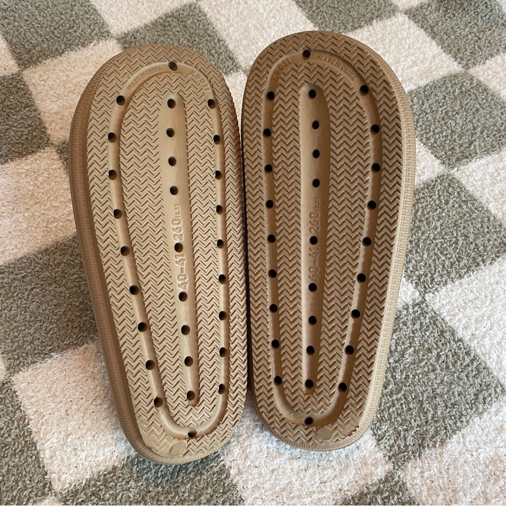 Khaki Cloud Slides - Picture 5 of 7